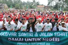 Aktif Rangkul Pesantren,...
