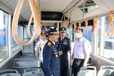 Bus Listrik Transportasi...