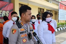 Pria Bejat Paksa Remaja...