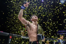 Tawanchai PK.Saenchai...