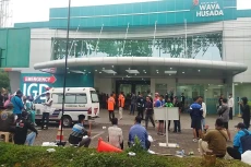 Tangis Pecah di Rumah...