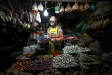 Daya Beli Melemah, Pedagang...