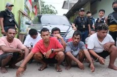 Gerebek Kampung Ambon...