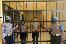 2 Oknum Polisi Ditahan...