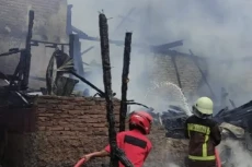 5 Rumah Dilalap Api...