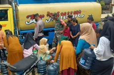 Sungai Cicareuhun Keruh,...