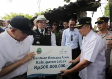 Ridwan Kamil Kunjungi...