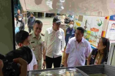 Pemprov DKI Gelar Pasar...