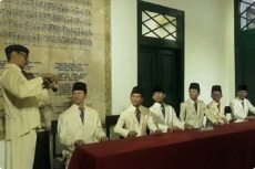 Ini Pedoman Peringatan...
