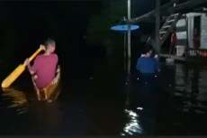 Banjir Terjang Mamuju...
