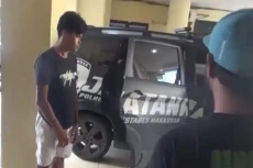 Kabur Usai Tikam Mahasiswa...