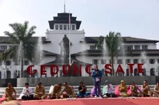 Ongkos ke Bandung dari...