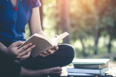Rekomendasi Novel Bertema...