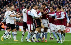 Hasil Aston Villa vs...