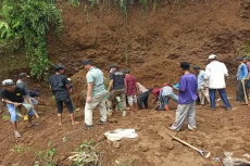 Cari Pasir di Lahan...