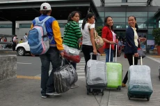Filipina Cabut Larangan...