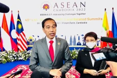 Di KTT ASEAN Kamboja,...