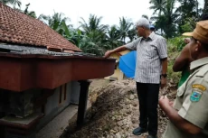 Datangi Lokasi Longsor...