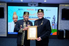 Kunjungi Pupuk Kaltim,...