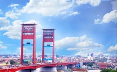 Lift Jembatan Ampera...