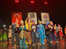 Tampil di Turki Folklore...