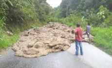 Diterjang Banjir dan...