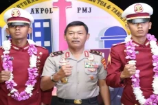 Profil Ilham Urane Azis,...