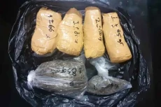 Petugas Lapas Cipinang...