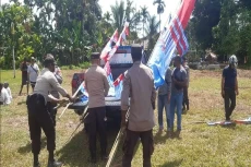Hendak Kibarkan Bendera...