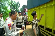 Polisi Amankan 5 Truk...