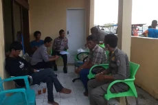 Dihantam Ombak, KM Mustika...
