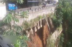 Tembok Penahan Tanah...