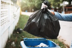 Nunggak Iuran Sampah...