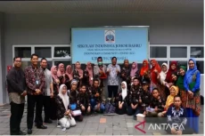 Beri Motivasi Siswa...