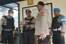 Polres Metro Bekasi...