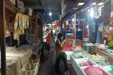 Harga Bahan Pokok Meroket...