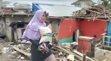 Terharu Dapat Bantuan...