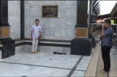Jamaah Salat Jumat di...