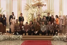 Beda Gaya Kaesang dan...