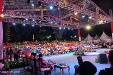 8 Partai Parlemen Gunakan...