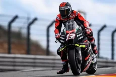 Maverick Vinales Kejar...