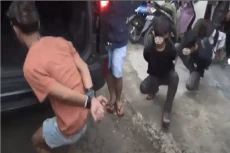Polisi Tangkap 4 Pemuda...