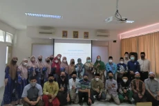 Cetak Santri Unggulan,...