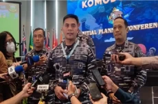 TNI AL Kerahkan 17 Kapal...