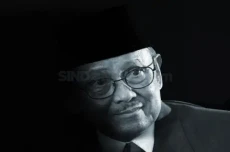 Bj Habibie Pernah Menolak...