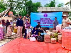 Ikorti Salurkan Bantuan...