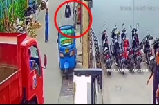 Buru Penculik Malika,...