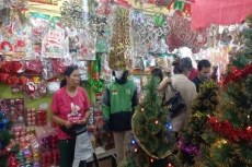 Jelang Natal, Penjualan...