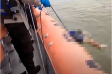 Mayat Korban Perahu...