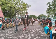 1.800 Abdi Dalem Keraton...
